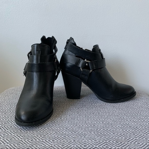 Black booties with buckles - Picture 4 of 5